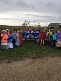 Students on a farm (2nd grade Pioneer Day - Fall 2017)